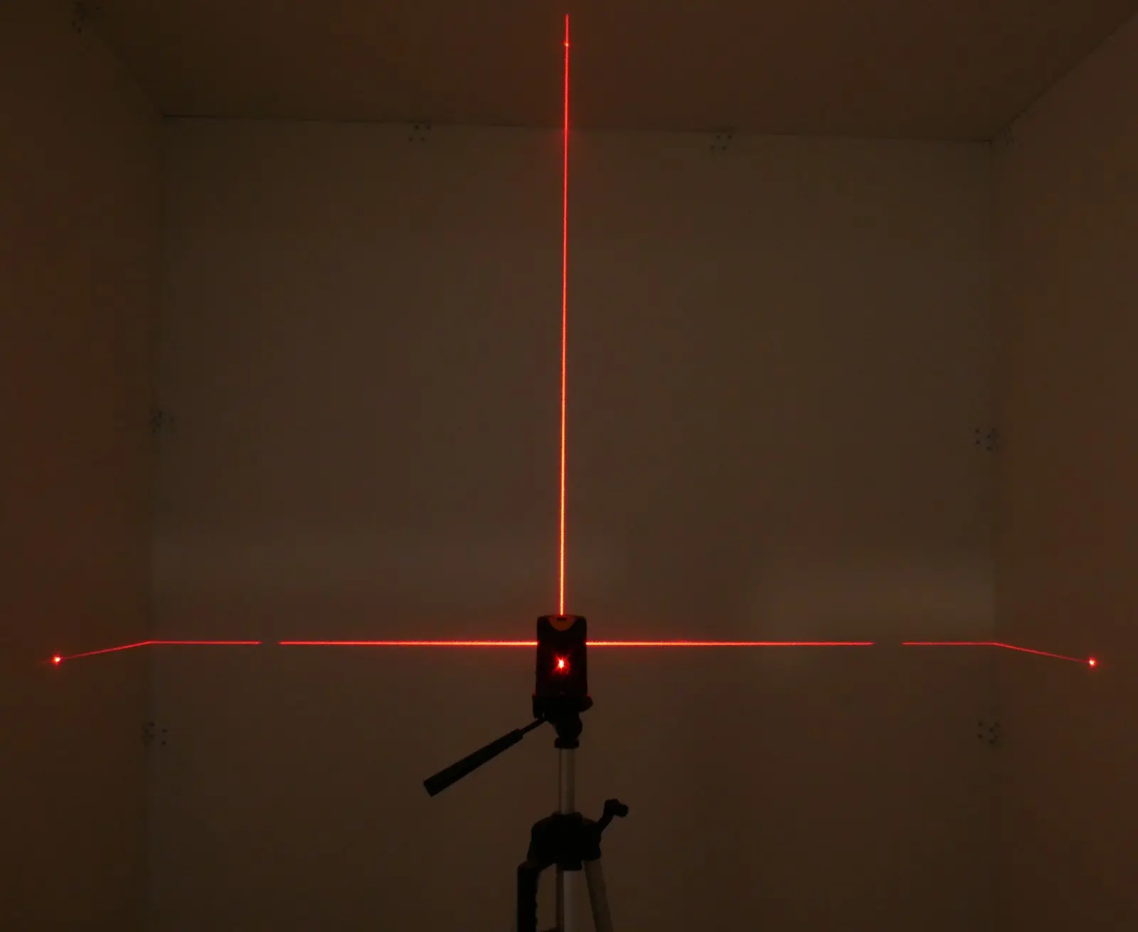Niwelator laserowy liniowy CROSS 5.2 LAMIGO 07